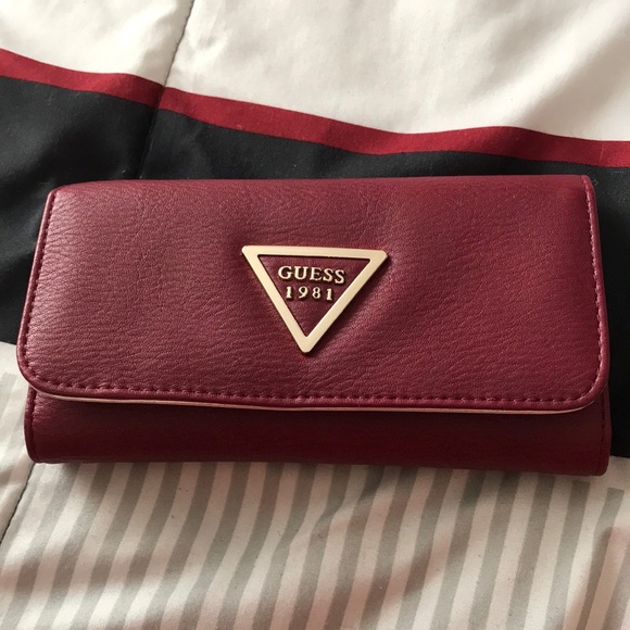 Guess Handbags - ⚡️Clearance Sales Final price drop⚡️